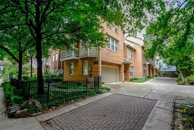 Primary Photo - 2623 Colby St