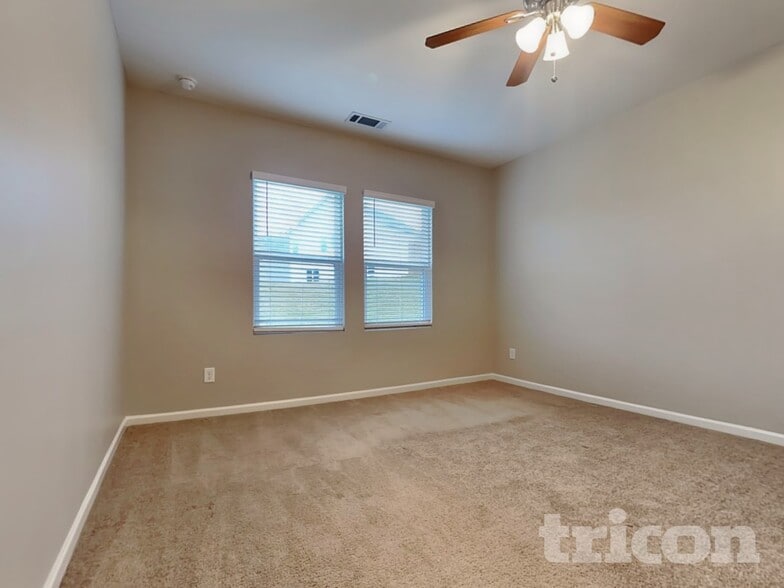 Building Photo - 381 Alexander Ln