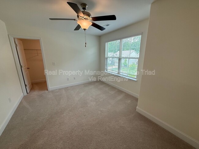Building Photo - 5741 Marblehead Dr