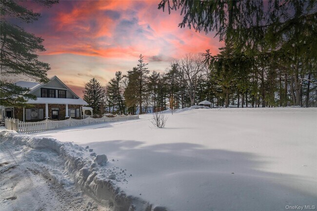 Building Photo - 4 Sengen Ln