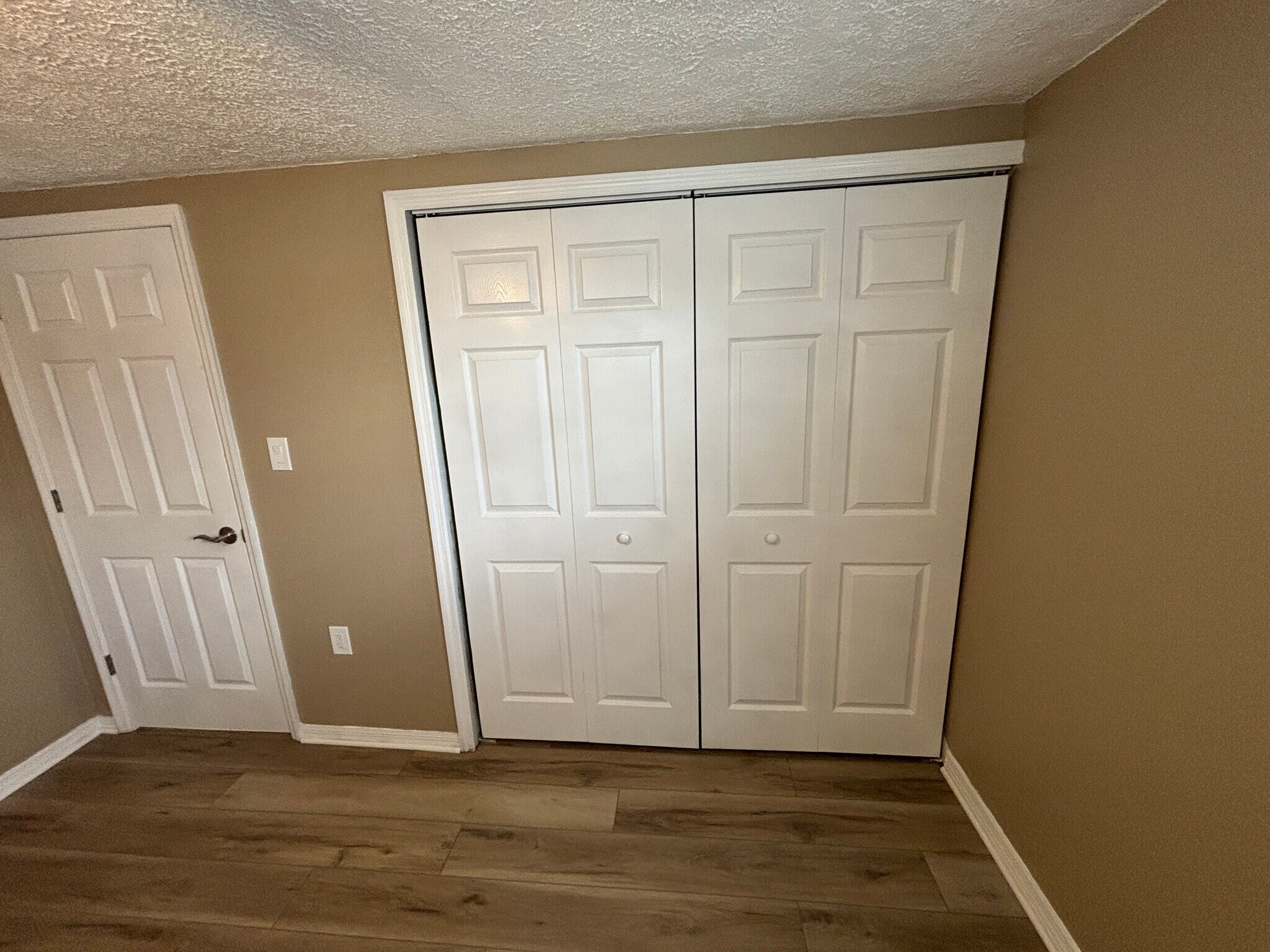 Building Photo - 1207 W Pierce St