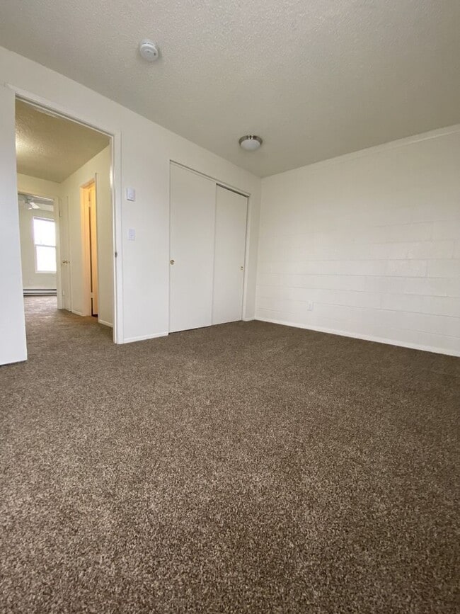 Building Photo - 1233 NE 4th St