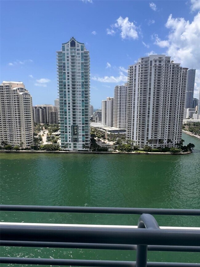 Primary Photo - 325 S Biscayne Blvd
