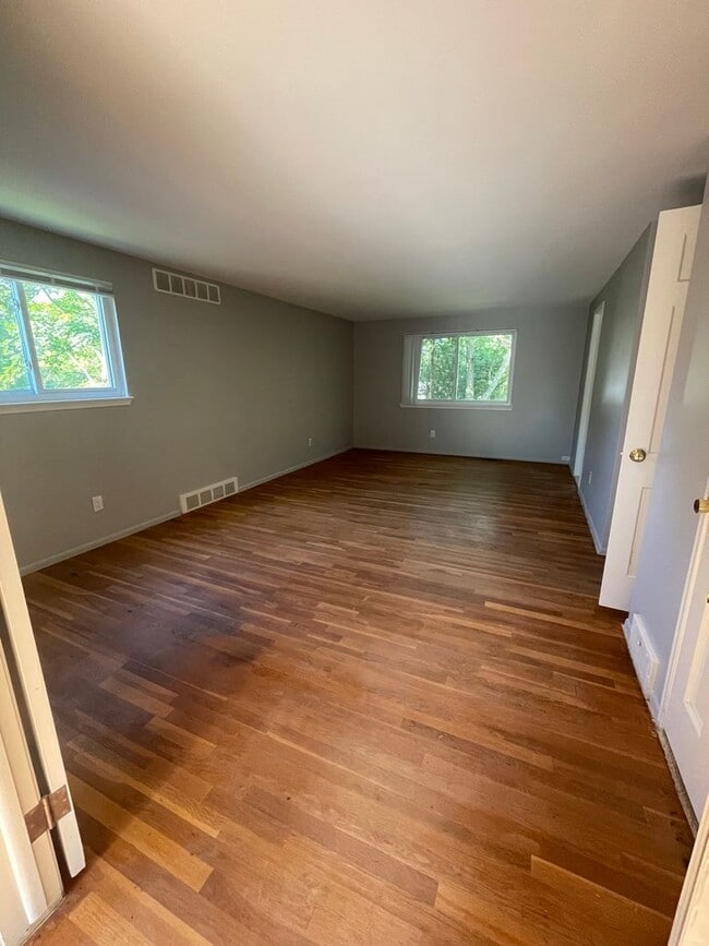 Building Photo - Spacious Four Bedroom Home Available Summer of 2026!