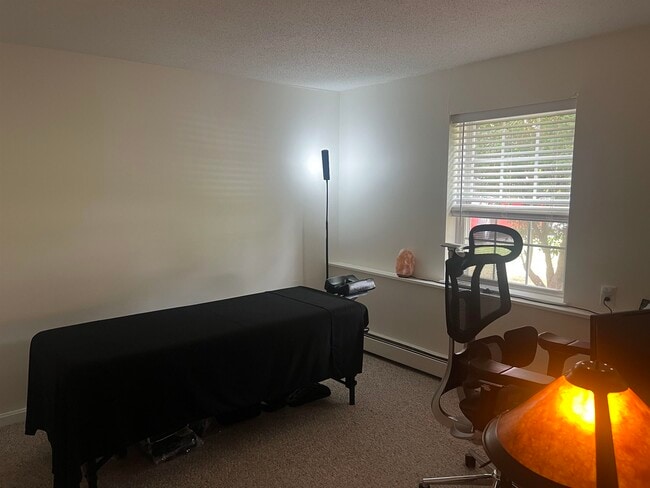 Building Photo - 402 White Cedar Blvd