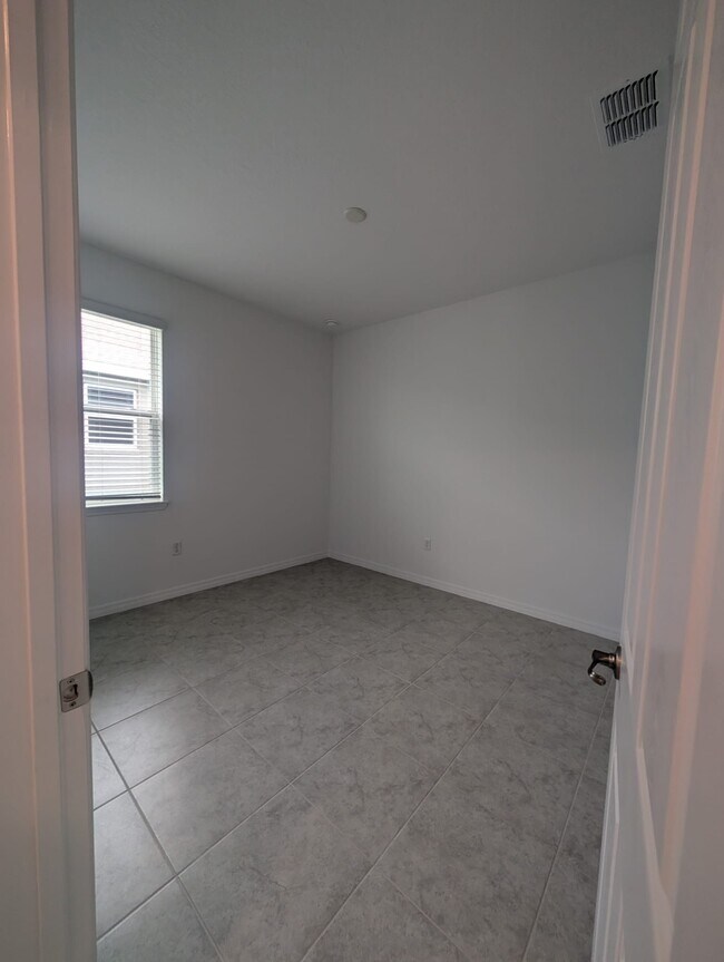 Building Photo - 7552 SW 56th Pl