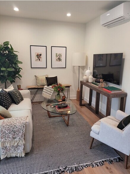 Building Photo - 3649 Cazador St