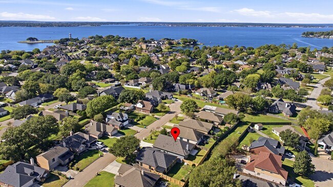 Building Photo - 5227 Sunshine Point