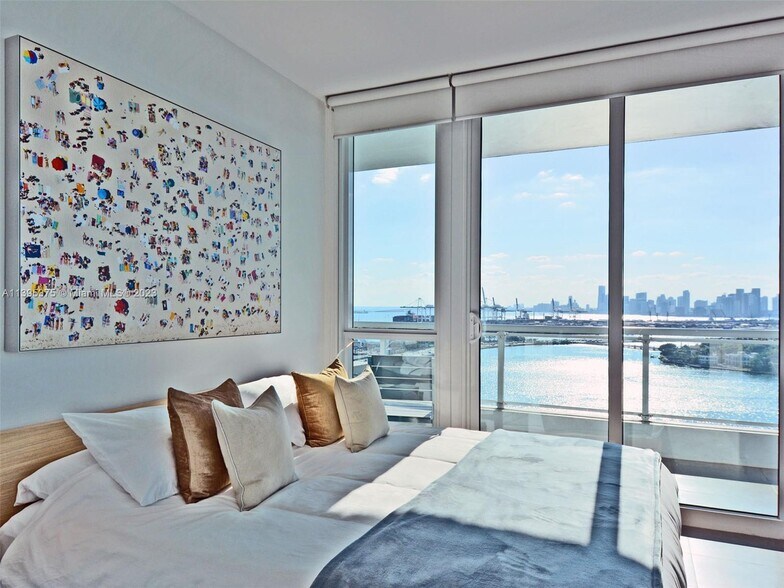 Building Photo - 540 West Ave