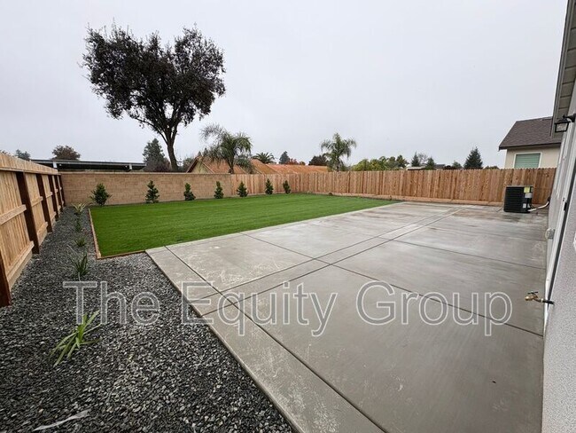 Building Photo - 6925 W Grove Ave