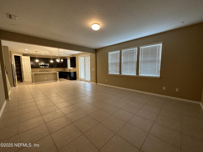 Building Photo - 4578 Silverthorn Dr