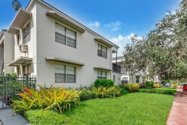 Building Photo - 966 Biarritz Dr