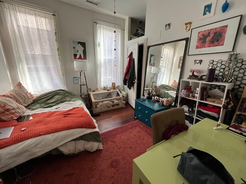 Building Photo - 1548 Tremont St