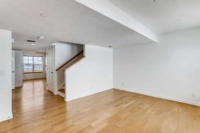 Building Photo - Spacious 2 Bedroom for Rent in the Exclusi...