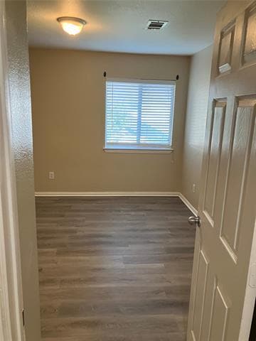 Building Photo - 509 Creekview Dr