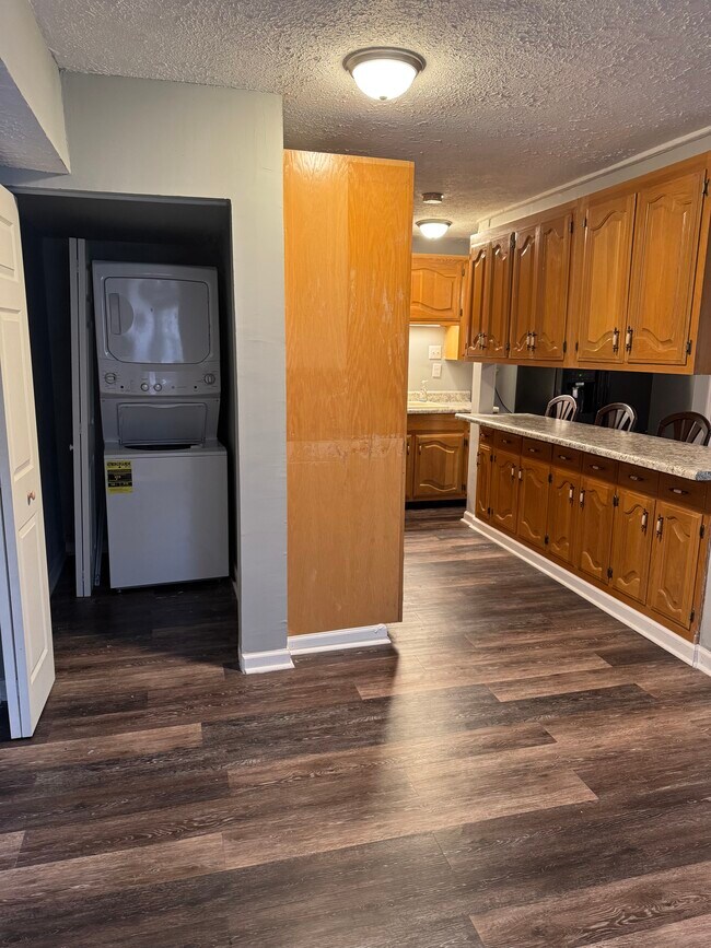 Building Photo - 1018 Drewwood Ct