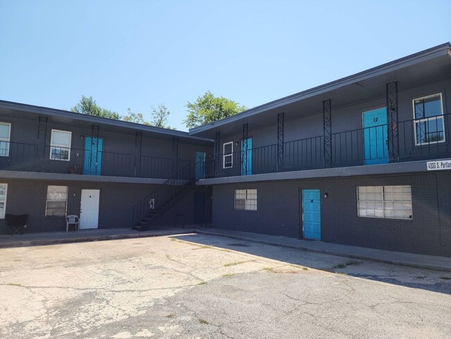 Primary Photo - 4300 S. Portland #6