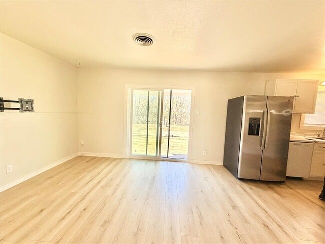 Building Photo - 5330 Wellington Dr