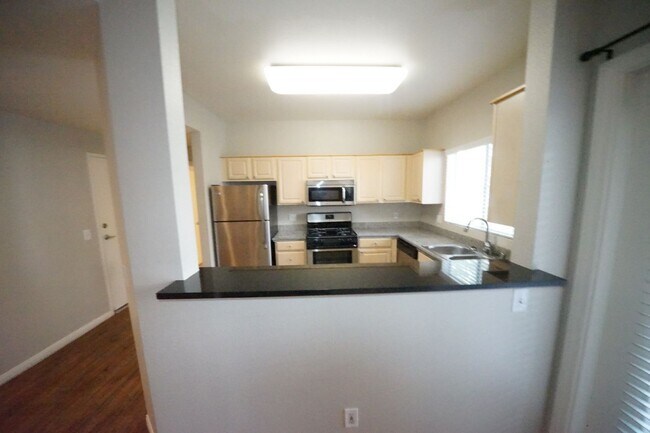 Building Photo - SHOWINGS AVAILABLE NOW