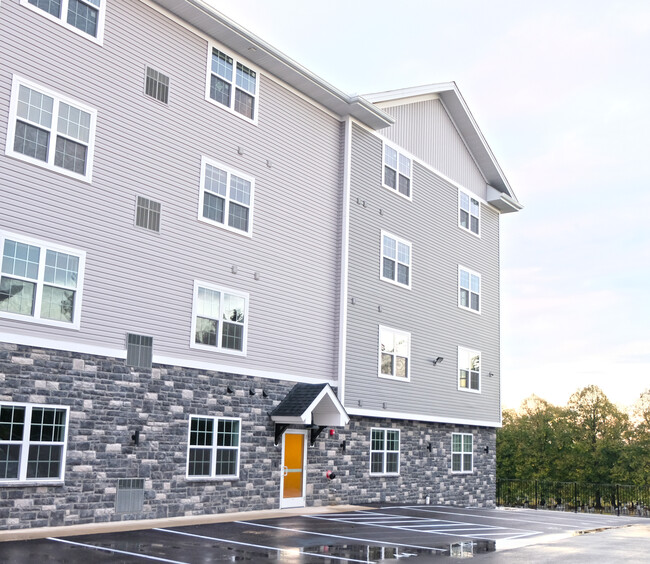 Building Photo - 1100 Schley Aly