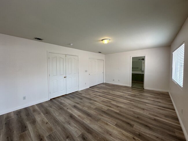 Building Photo - 9156 Sangria Ln