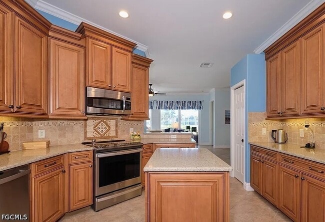Building Photo - 16320 Willowcrest Way