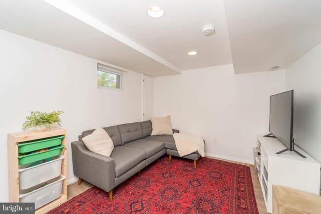 Building Photo - 1334 Bayliss Dr
