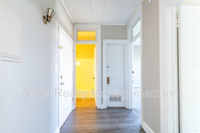 Building Photo - 602 Caswell Ave