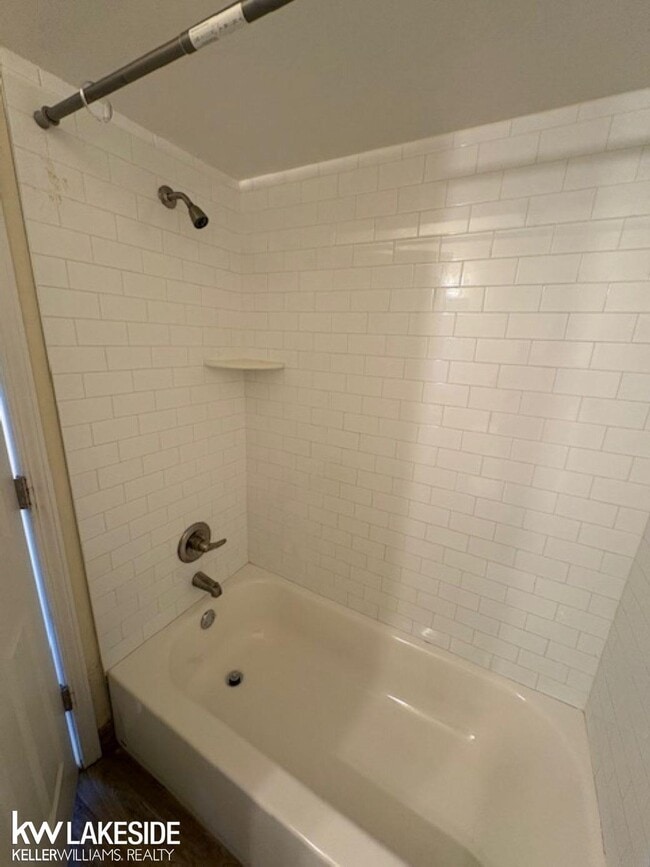 Building Photo - 14231 Ivanhoe Dr