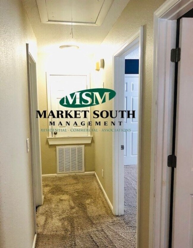 Building Photo - **APPLICATION PENDING!!! GEORGETOWN - SUGA...