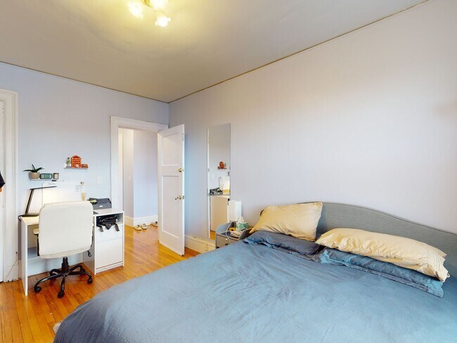 Building Photo - Fenway 3 Bed – Heat & Water Included – 1,003 Sq Ft – 9/1