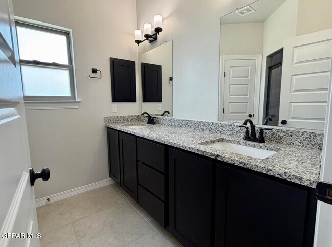 Building Photo - 7409 Scarlet Oak Pl