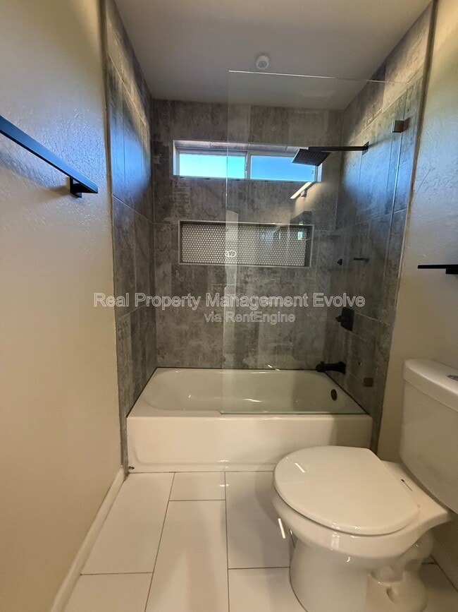 Building Photo - 3085 N 87th Pl