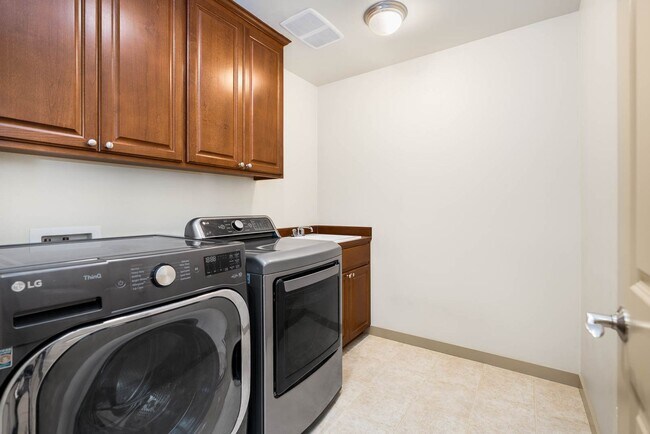 Building Photo - 23530 NE 13th Pl