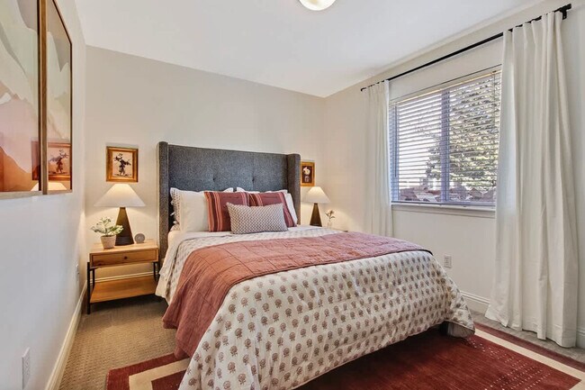 Building Photo - 14498 W Sedona Dr