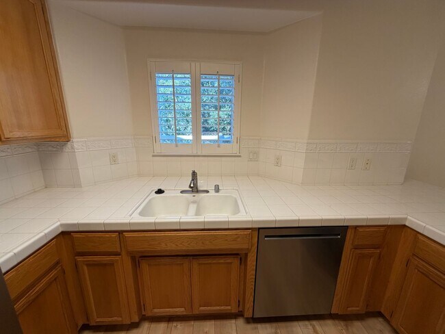 Building Photo - Downtown Templeton (3/2) - Must See!!