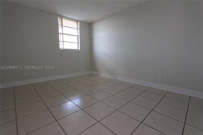 Building Photo - 4550 NW 9th St