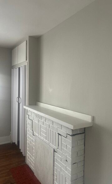 Building Photo - 1738 Damon St