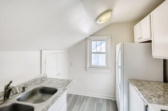 Building Photo - 234 5th Ave N