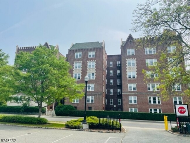 Building Photo - 183 South St