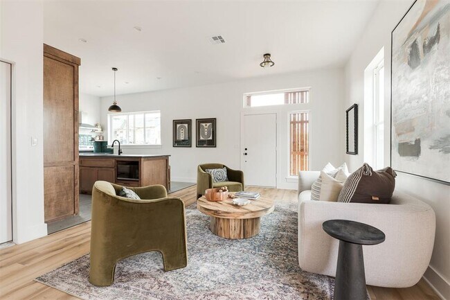 Building Photo - 1005 N Kelham Ave