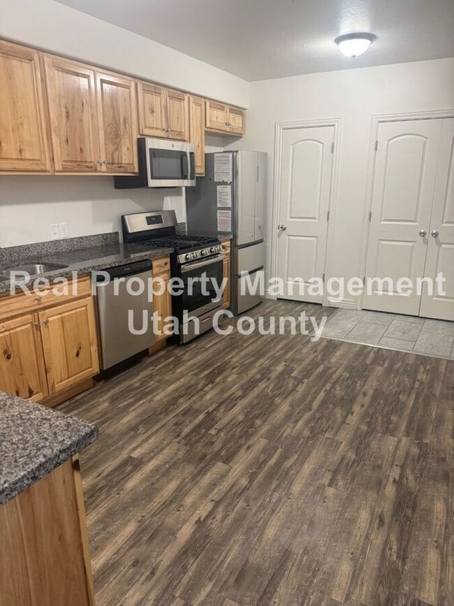 Building Photo - 998 S 960 E