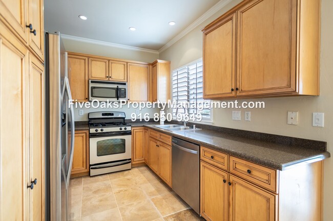 Building Photo - 758 Shasta Oaks Ct