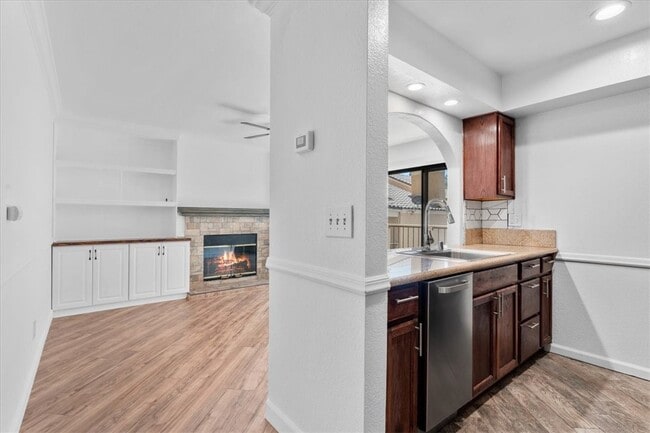 Building Photo - 10655 Lemon Ave