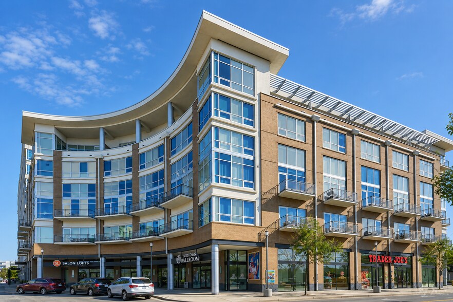 Building Photo - 1133 Metropolitan Ave