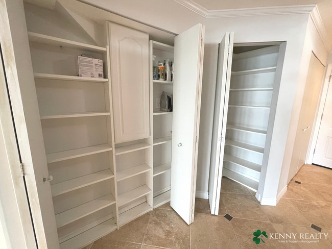 Building Photo - Large Five Bedroom, Three Bathroom with In...