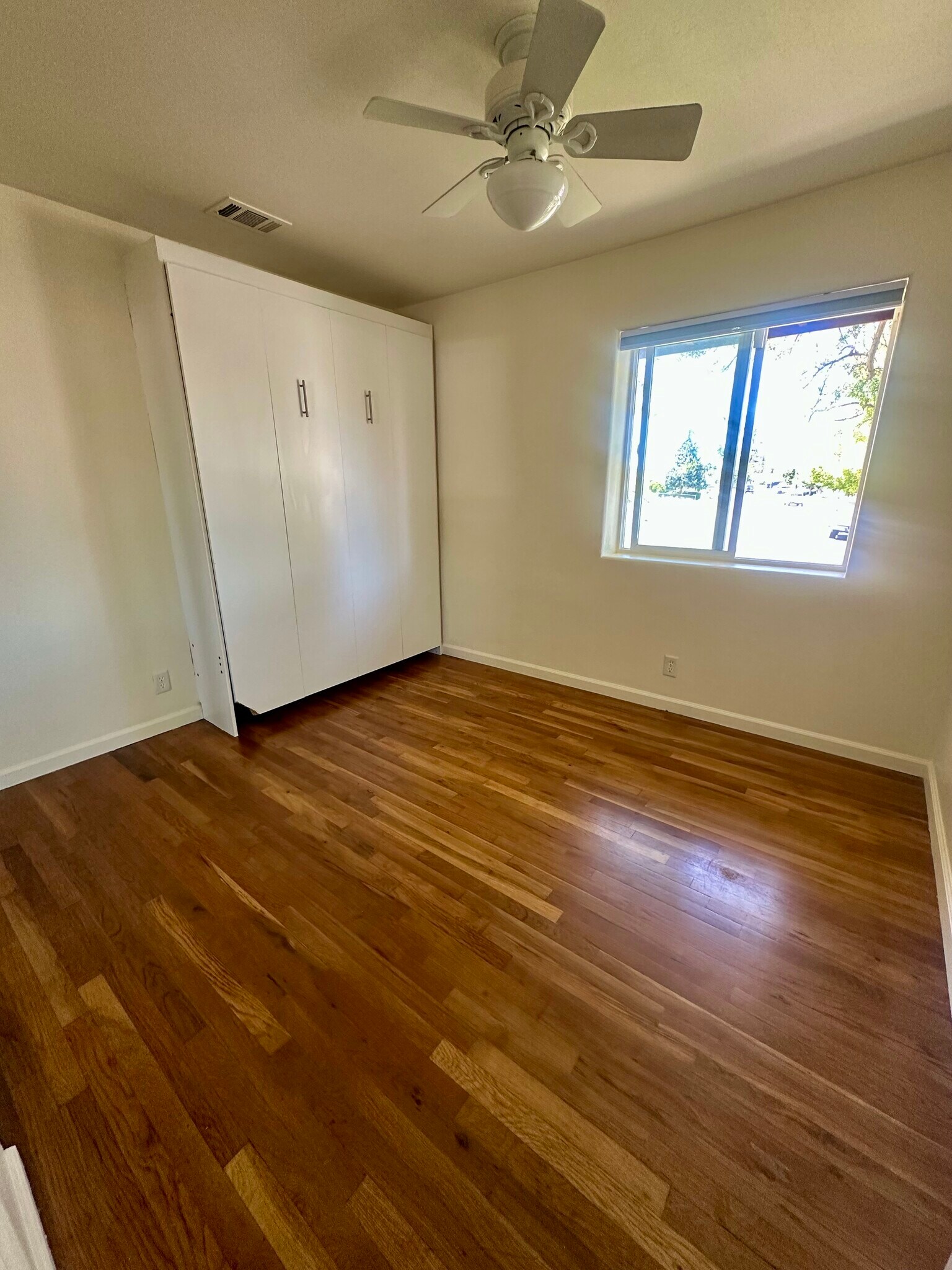 Building Photo - 3412 Flamingo Dr