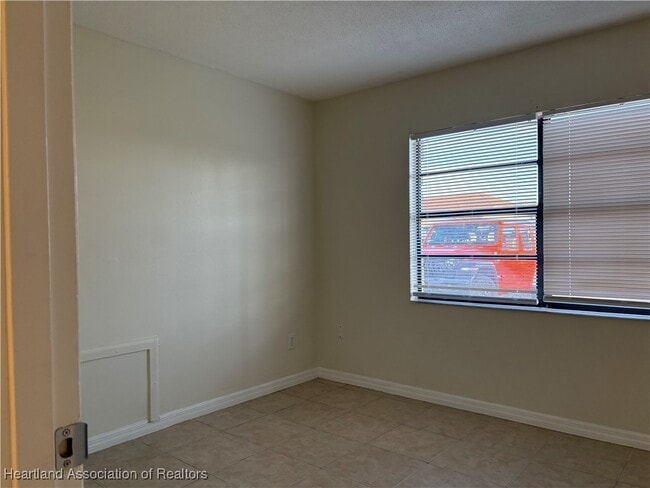 Building Photo - 4817 Vilabella Dr