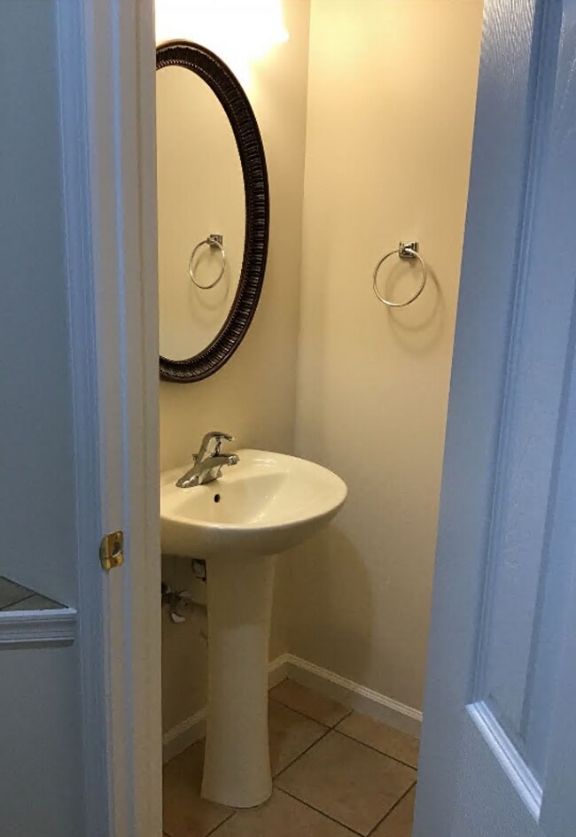 Building Photo - 3-bedroom, 2.5-bathroom Townhome