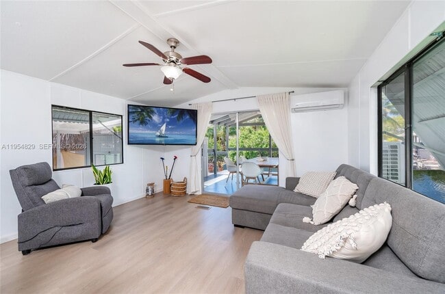 Building Photo - 456 Bowie Ln